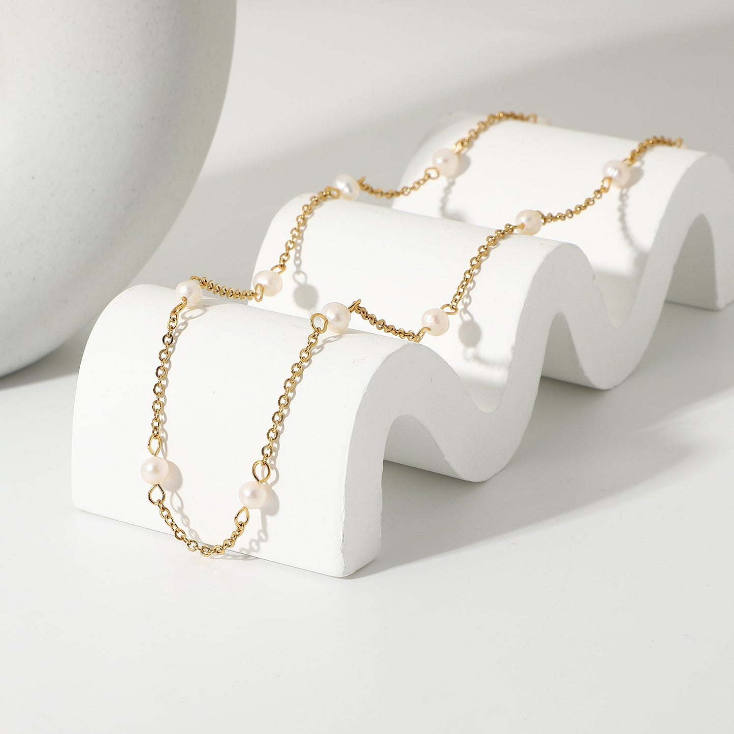 Europe and the United States INS net red new pearl necklace 18K gold plated stainless steel chain natural freshwater pearl neck chain women