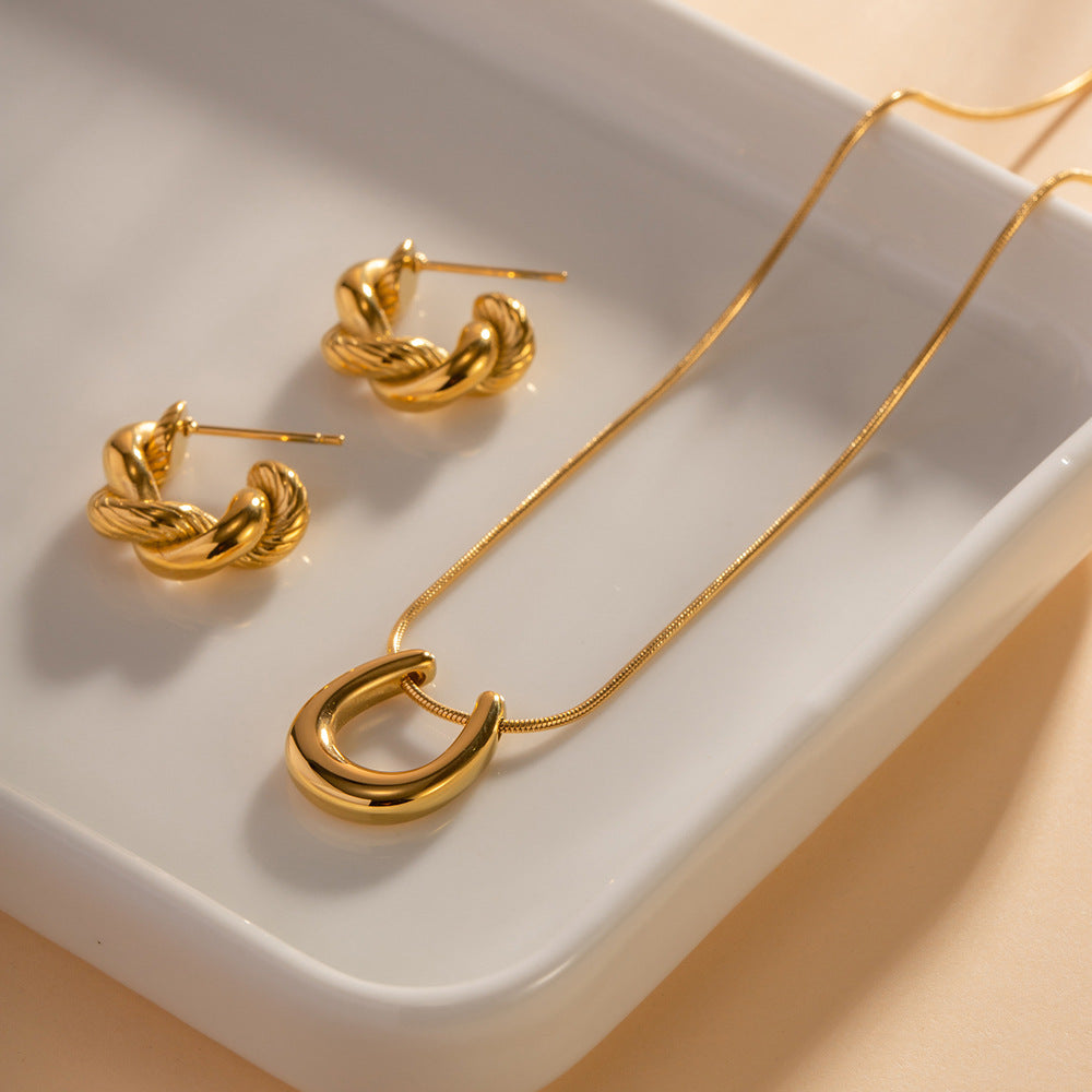 European and American Internet Celebrity Ins Style Stainless Steel Necklace 18K Gold Titanium Steel Pendant Necklace Women's Fashionable All-match Necklace Jewelry