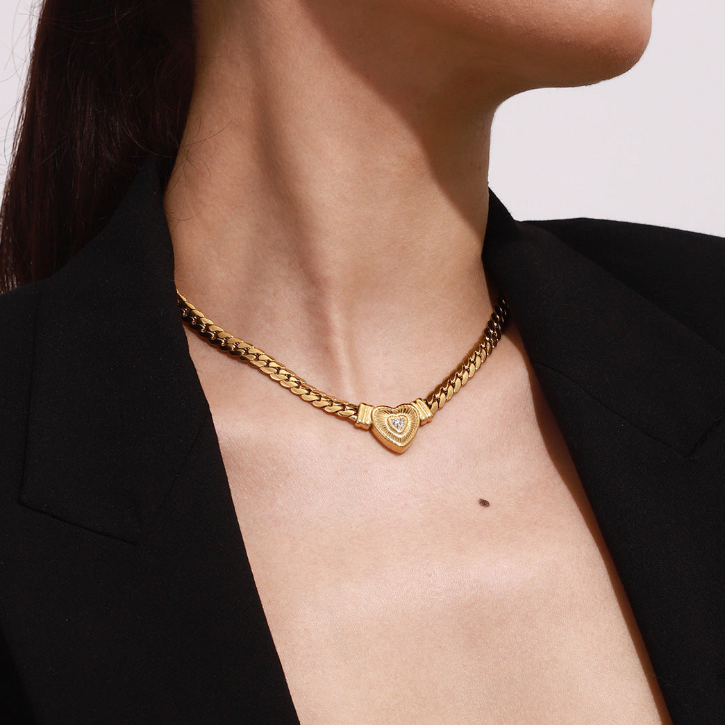 Europe and the United States stainless steel love necklace high sense diamond clavicle chain titanium steel jewelry cross-border necklace