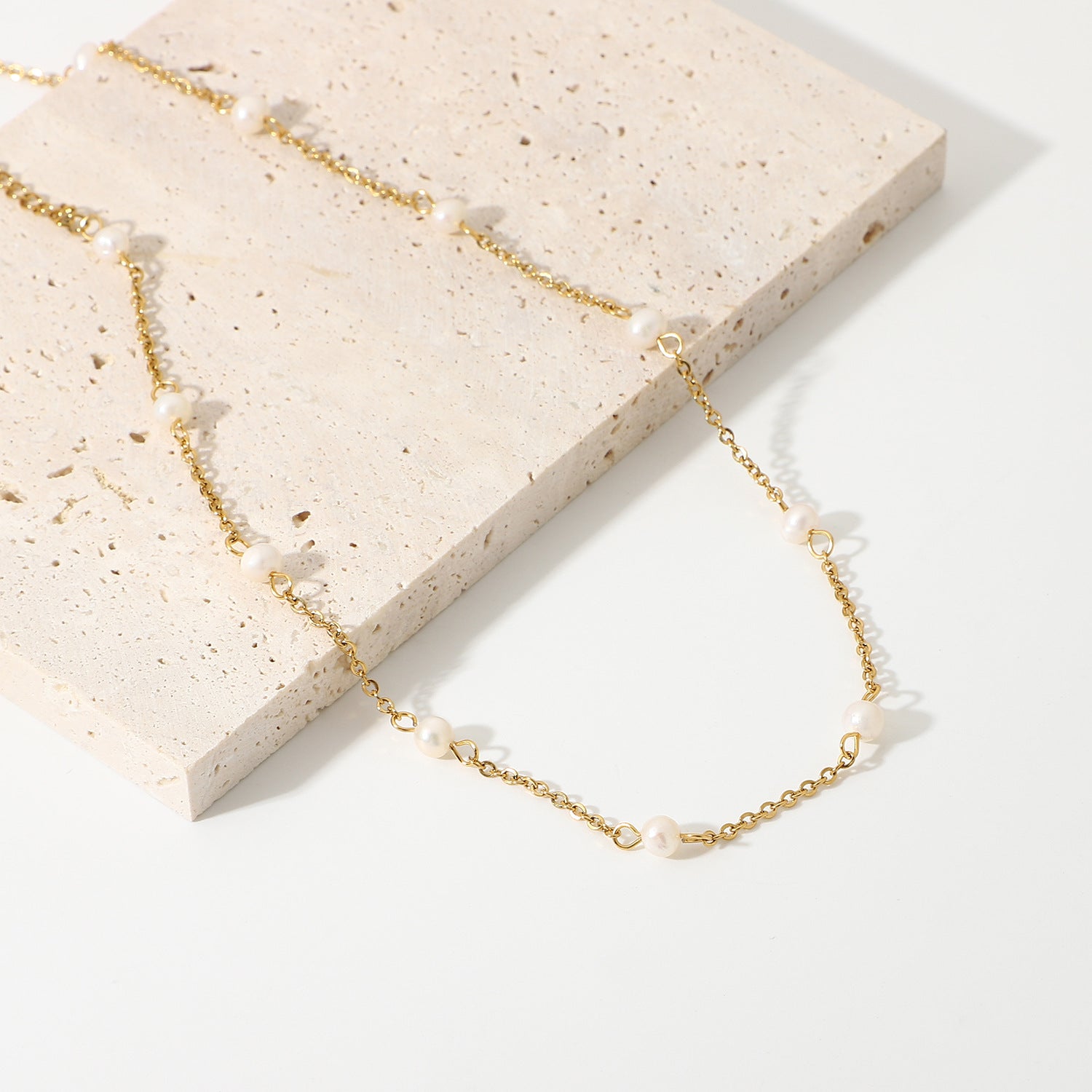 Europe and the United States INS net red new pearl necklace 18K gold plated stainless steel chain natural freshwater pearl neck chain women