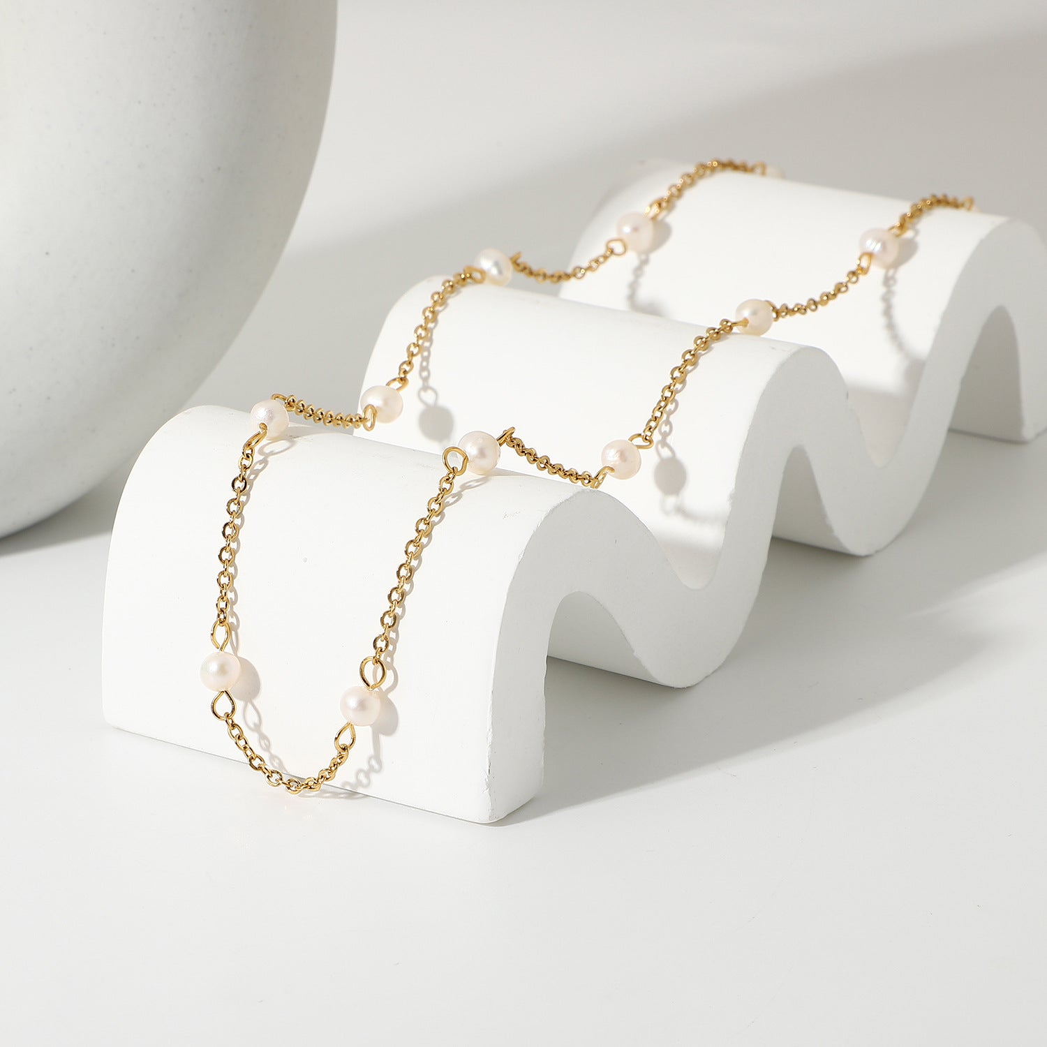 Europe and the United States INS net red new pearl necklace 18K gold plated stainless steel chain natural freshwater pearl neck chain women