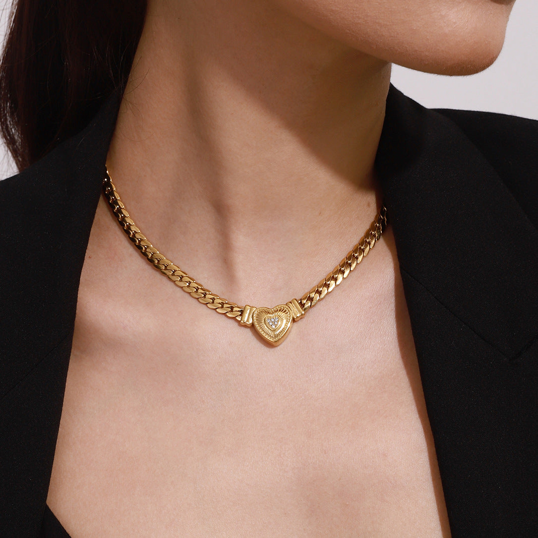 Europe and the United States stainless steel love necklace high sense diamond clavicle chain titanium steel jewelry cross-border necklace